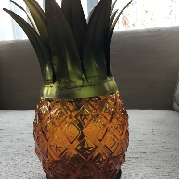 DECORATIVE AMBER GLASS AND BRASS COLOR METAL PINEAPPLE - Picture 8 of 8